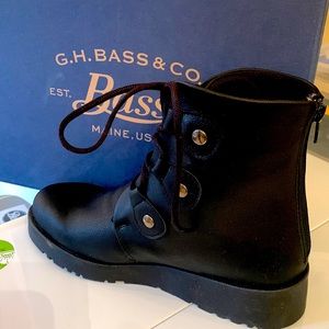 NWT Bass Remi books black size 9.5 women